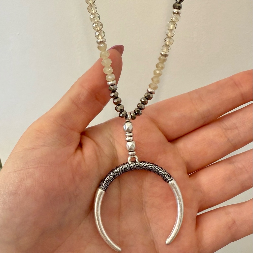 Marlyn Schiff Black and Cream Necklace Minimalist Design